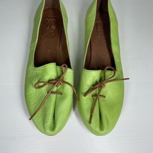 Miz Mooz April Lace Green Leather Flats Sz 39